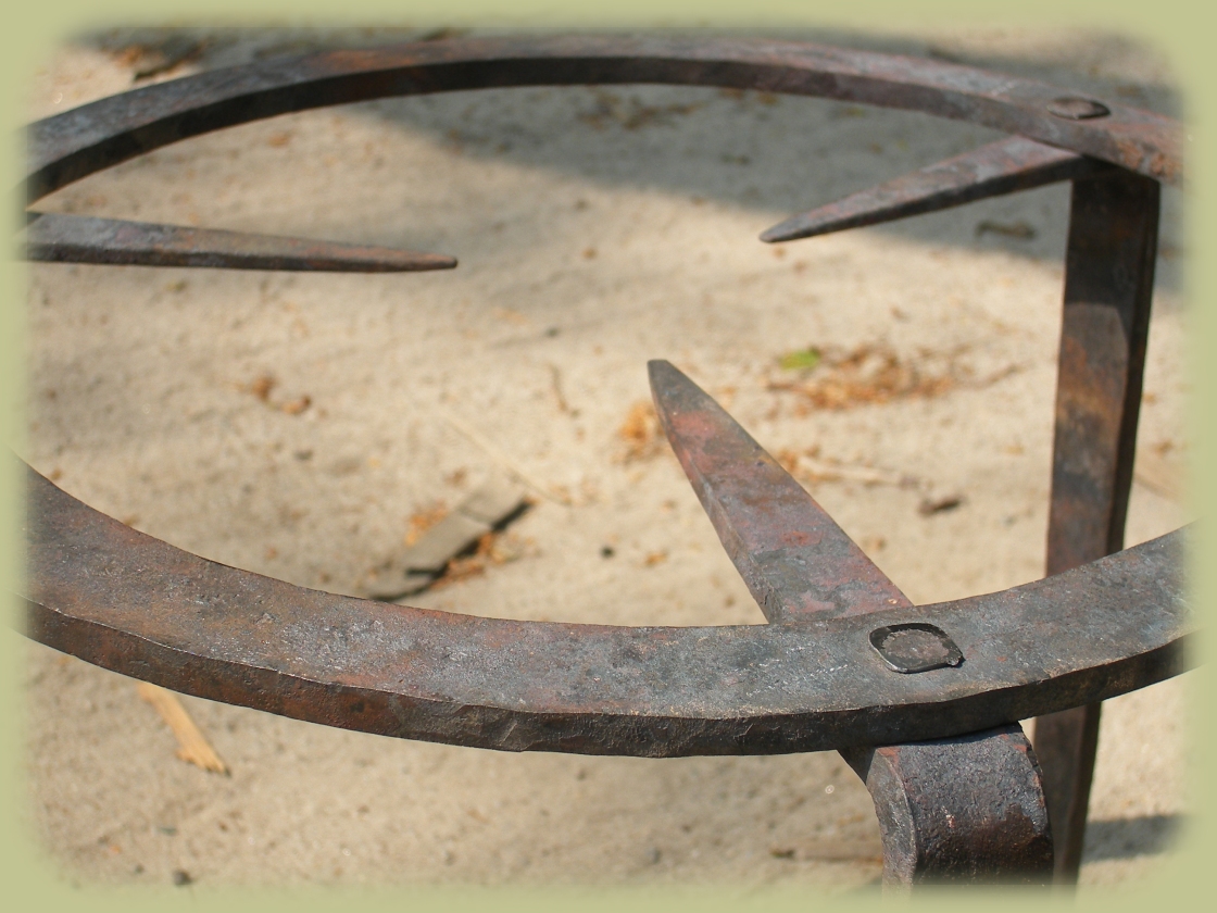 Large Trivet Supports Large Cauldrons